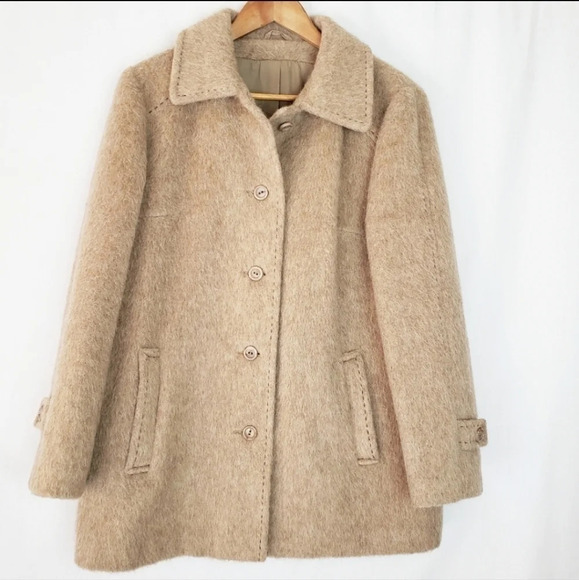 Llama Jackets & Blazers - ADORABLE Vintage 100% Llama Wool Coat EVC 🦙❤️